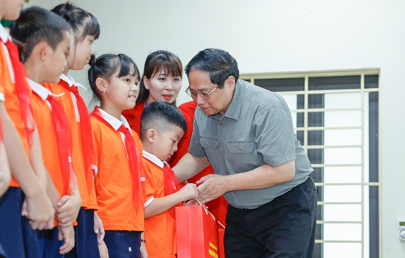 Thủ tướng: Đầu tư cho trẻ em là đầu tư cho tương lai của đất nước, cho sự phát triển nhanh, bền vững, lâu dài, hiệu quả cao