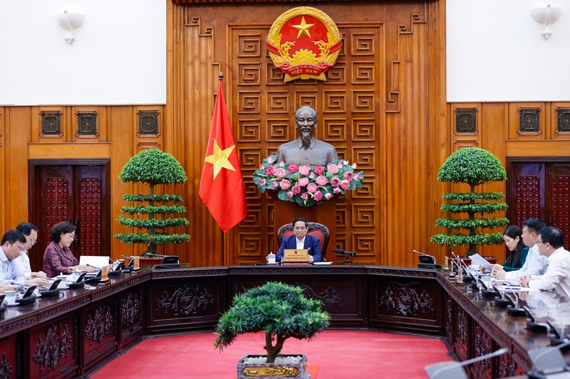 Thủ tướng: Tiếp tục điều hành tốt hơn nữa chính sách tiền tệ chủ động, linh hoạt, kịp thời, hiệu quả