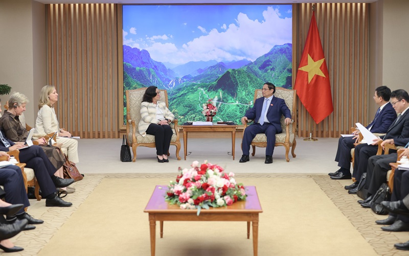 Thủ tướng đề nghị dành khoản vốn 11 tỷ USD của WB cho một số dự án lớn