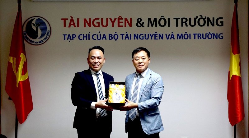 Tạp chí Tài nguyên và Môi trường ký kết hợp tác với Nhật Báo Gyeongnam Maeil (Hàn Quốc)