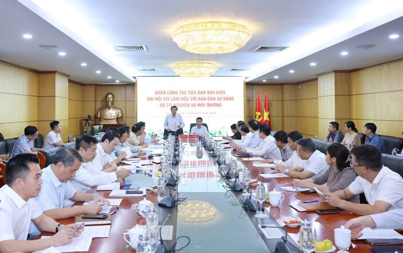 Đoàn Tiểu ban Văn kiện Đại hội XIV của Đảng làm việc với Ban Cán sự đảng Bộ Tài nguyên và Môi trường