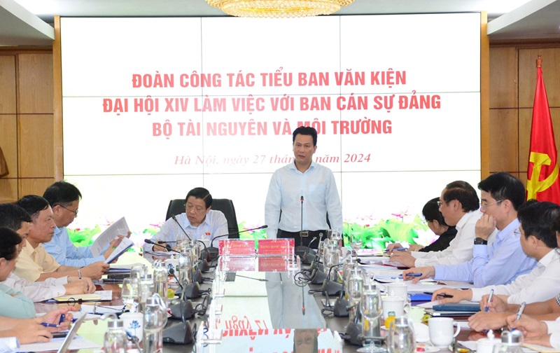 Đoàn Tiểu ban Văn kiện Đại hội XIV của Đảng làm việc với Ban Cán sự đảng Bộ Tài nguyên và Môi trường