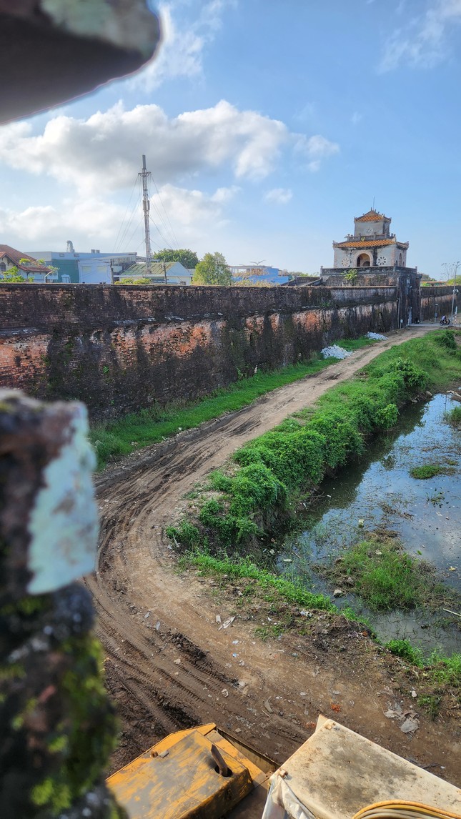 Huế ‘cứu’ kè đá cổ dưới chân Kinh thành