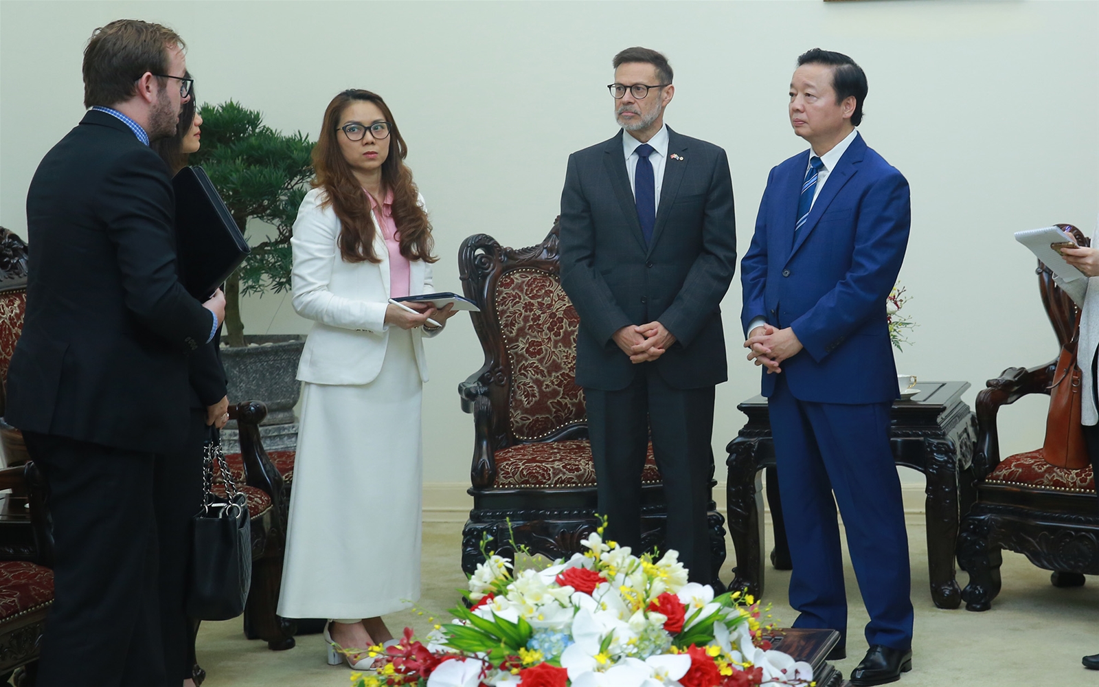 Phó Thủ tướng Trần Hồng Hà tiếp lãnh đạo một số doanh nghiệp năng lượng quốc tế