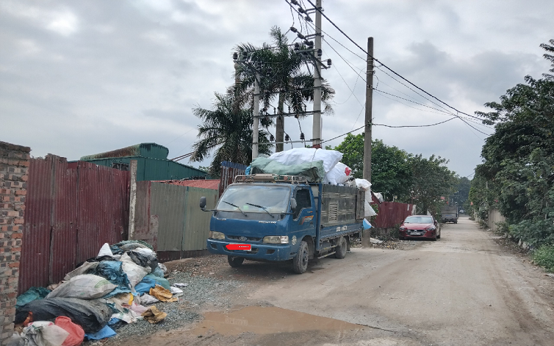Quốc Oai (Hà Nội): Cơ sở thu gom tái chế phế liệu gây ô nhiễm môi trường