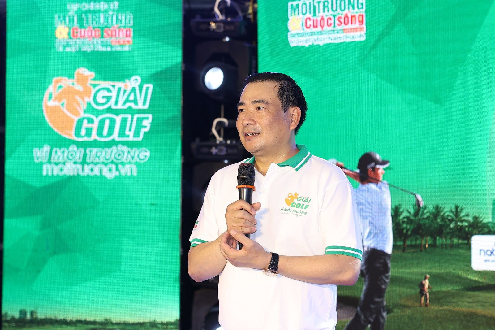Sôi động giải Golf 