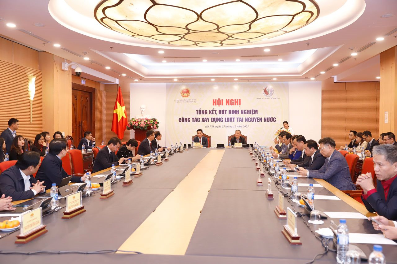 Phối hợp xây dựng chính sách đưa Luật Tài nguyên nước đi vào cuộc sống