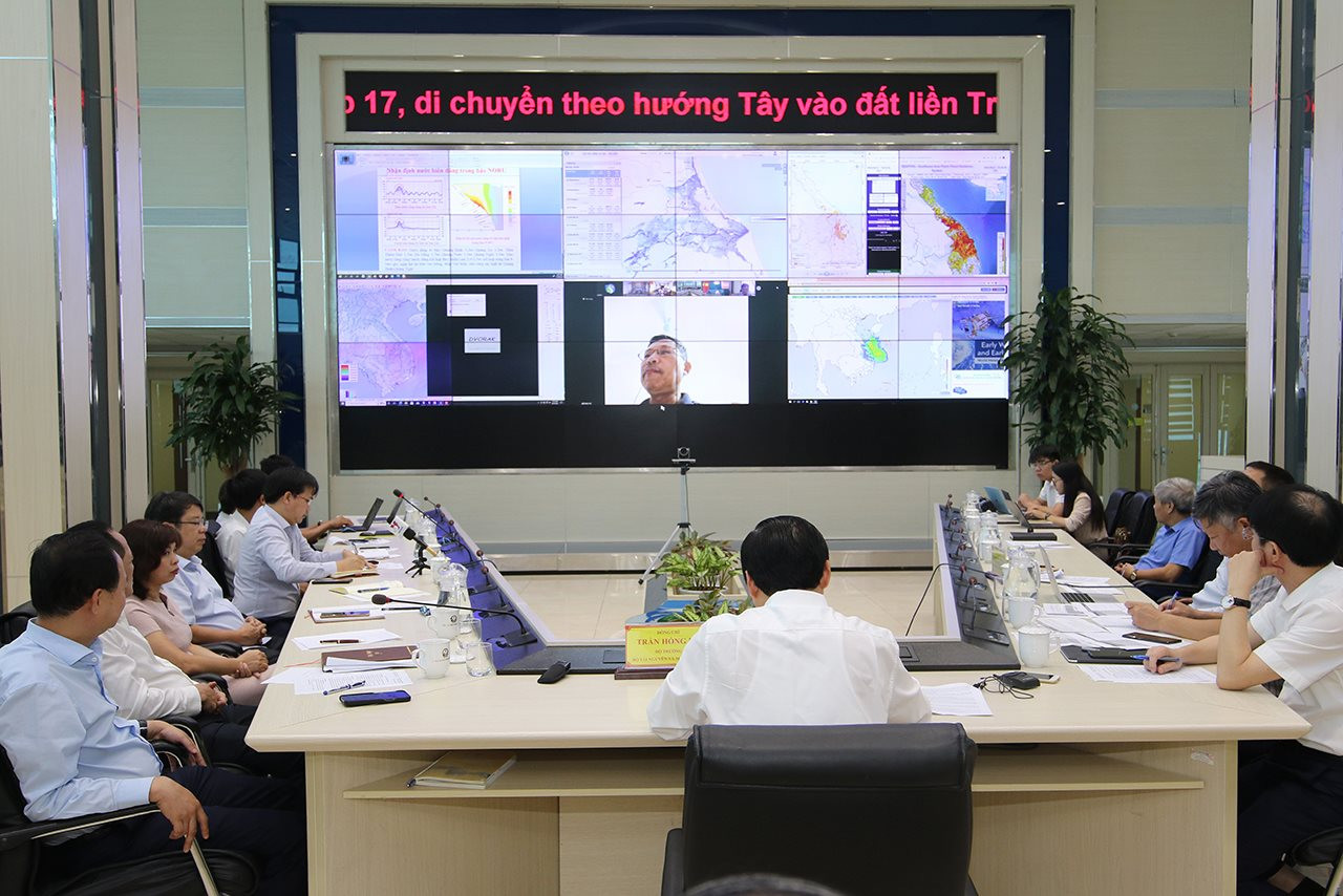 Cảnh báo kịp thời về hướng di chuyển, cường độ, thời điểm đổ bộ của bão số 4
