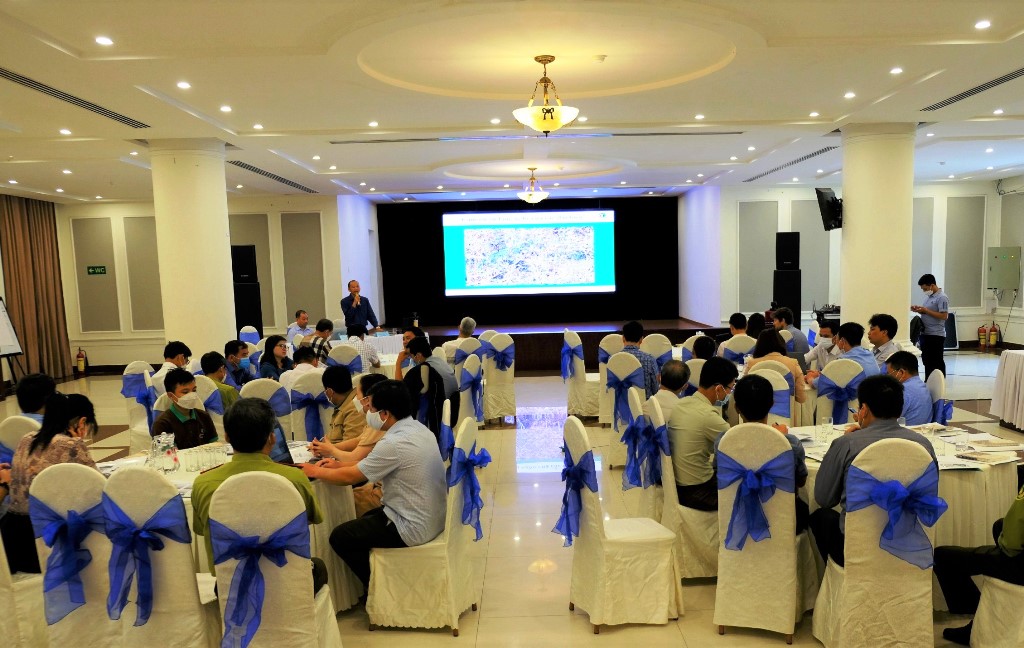 Bảo tồn loài chà vá chân xám tại 6 tỉnh miền trung và Tây Nguyên