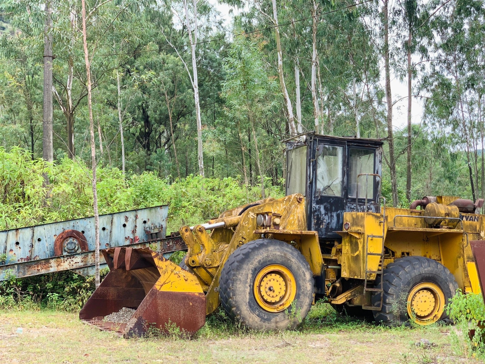 Nghĩa địa máy móc hoang phế nơi các mỏ khoáng sản bị ‘cấm cửa’