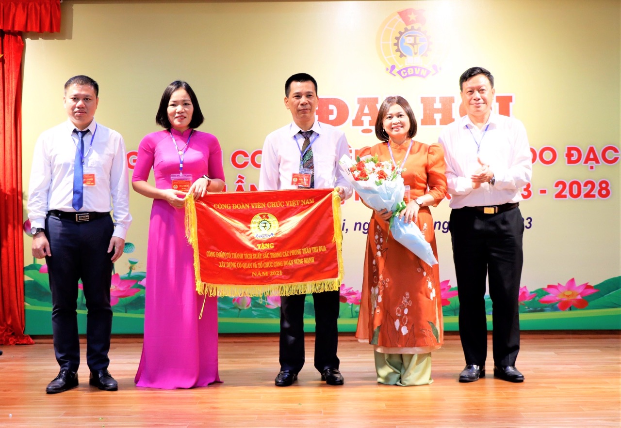 Đẩy mạnh học tập và làm theo tư tưởng, đạo đức, phong cách Hồ Chí Minh