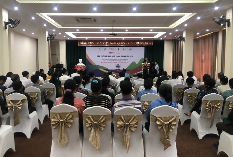 Đề xuất dùng bộ tiêu chí chấm điểm doanh nghiệp du lịch không rác thải nhựa