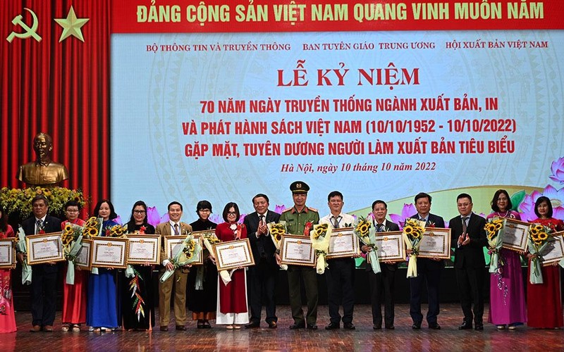 Kỷ niệm 70 năm ngày truyền thống ngành Xuất bản, In và Phát hành sách Việt Nam