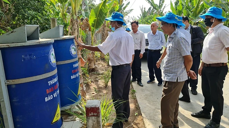 Trồng cây thải ra gần 624.000 tấn nilon, bao bì thuốc bảo vệ thực vật