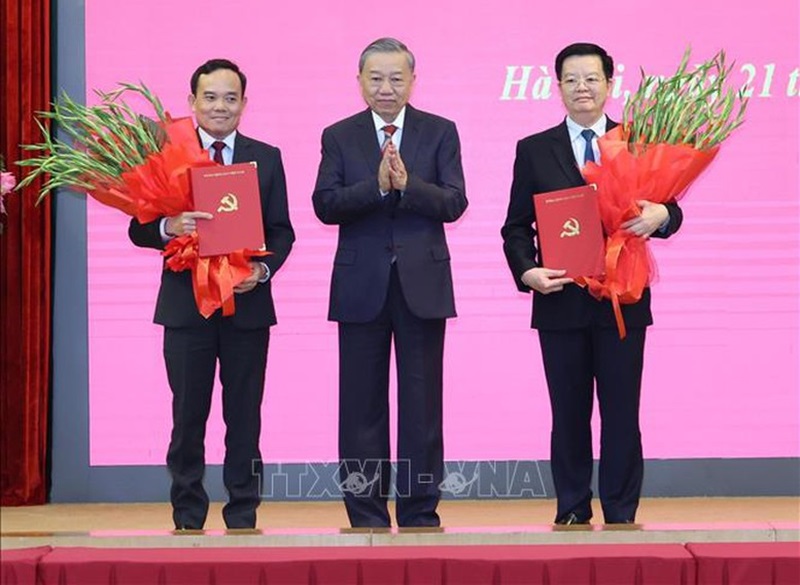 Công bố quyết định của Bộ Chính trị phân công Trưởng Ban Kinh tế Trung ương và Trưởng Ban Dân vận Trung ương