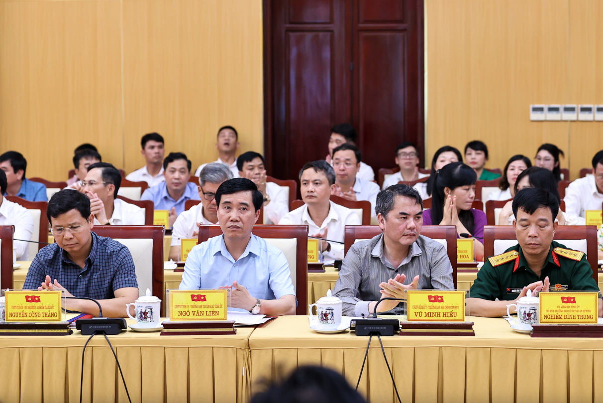 Thủ tướng Phạm Minh Chính làm việc với Tỉnh ủy Bắc Ninh