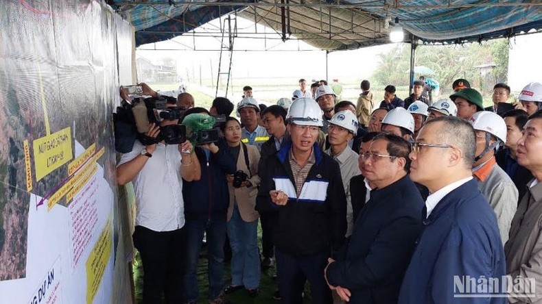 Thủ tướng Phạm Minh Chính làm việc với Ban Thường vụ tỉnh ủy Phú Yên