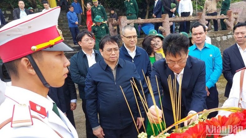 Thủ tướng Phạm Minh Chính làm việc với Ban Thường vụ tỉnh ủy Phú Yên