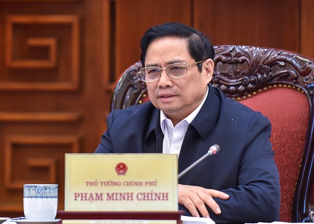 Thủ tướng: Hoàn thành sớm nhất việc tiêm vaccine cho trẻ 12-18 tuổi