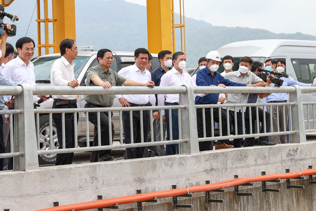 Thủ tướng khảo sát một số công trình, dự án lớn tại Ninh Thuận