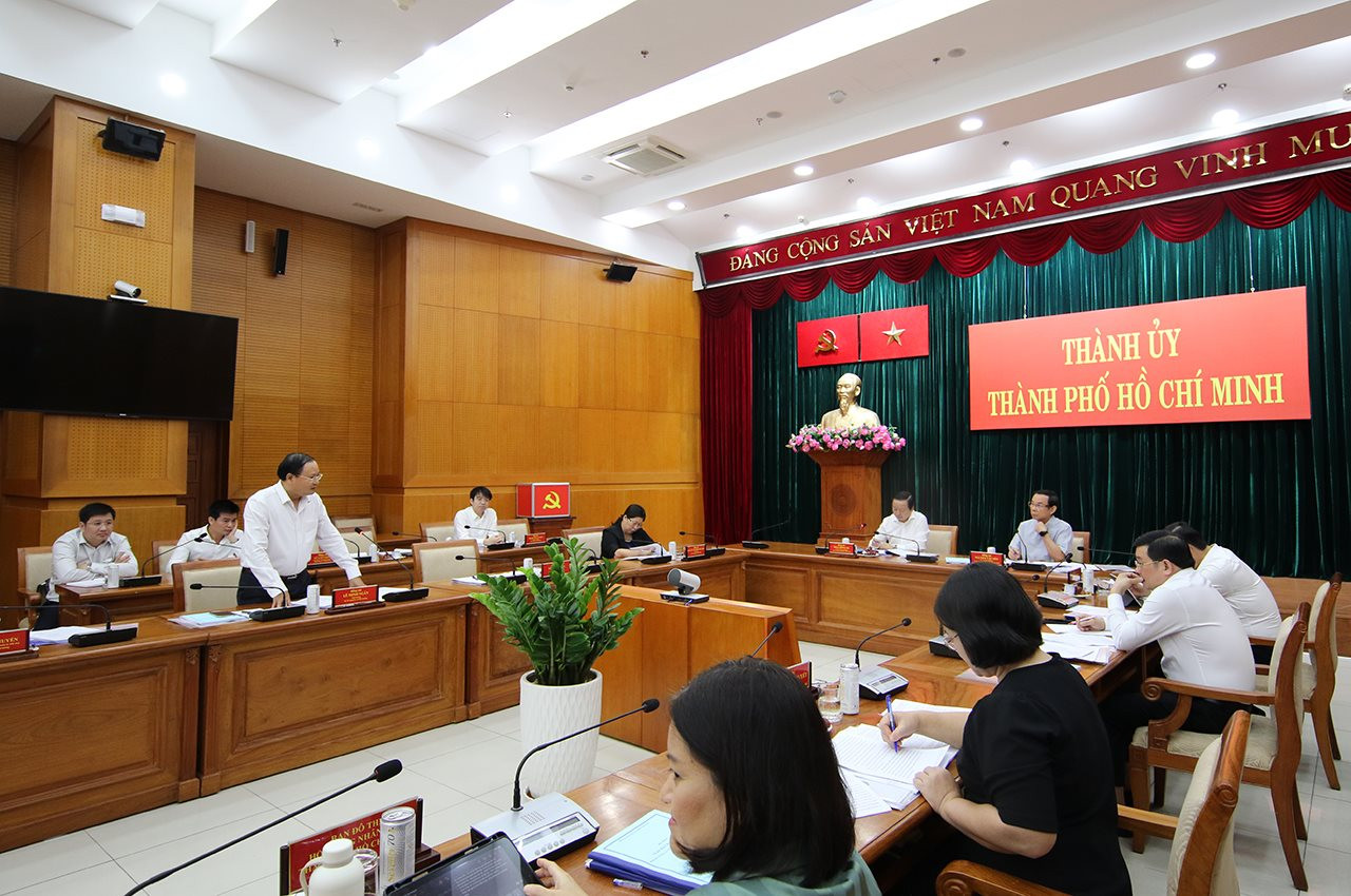 Bộ TN&MT làm việc với Thành uỷ TP.HCM về các chính sách phát triển của Thành phố