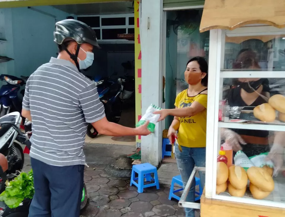 Phong trào 'tẩy chay' túi nilon ở một thị trấn của Hà Nội