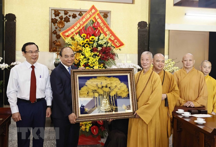 Chủ tịch nước chúc mừng chức sắc Giáo hội Phật giáo Việt Nam tại TP Hồ Chí Minh