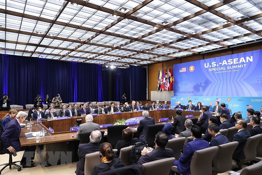 Thủ tướng Phạm Minh Chính cùng các Lãnh đạo ASEAN dự thảo luận về hành động khí hậu, chuyển đổi năng lượng sạch