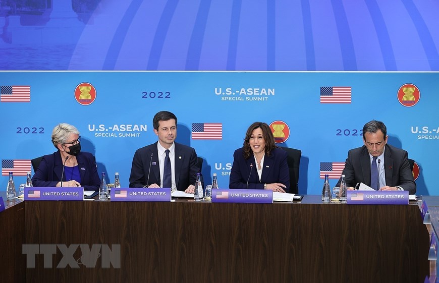 Thủ tướng Phạm Minh Chính cùng các Lãnh đạo ASEAN dự thảo luận về hành động khí hậu, chuyển đổi năng lượng sạch
