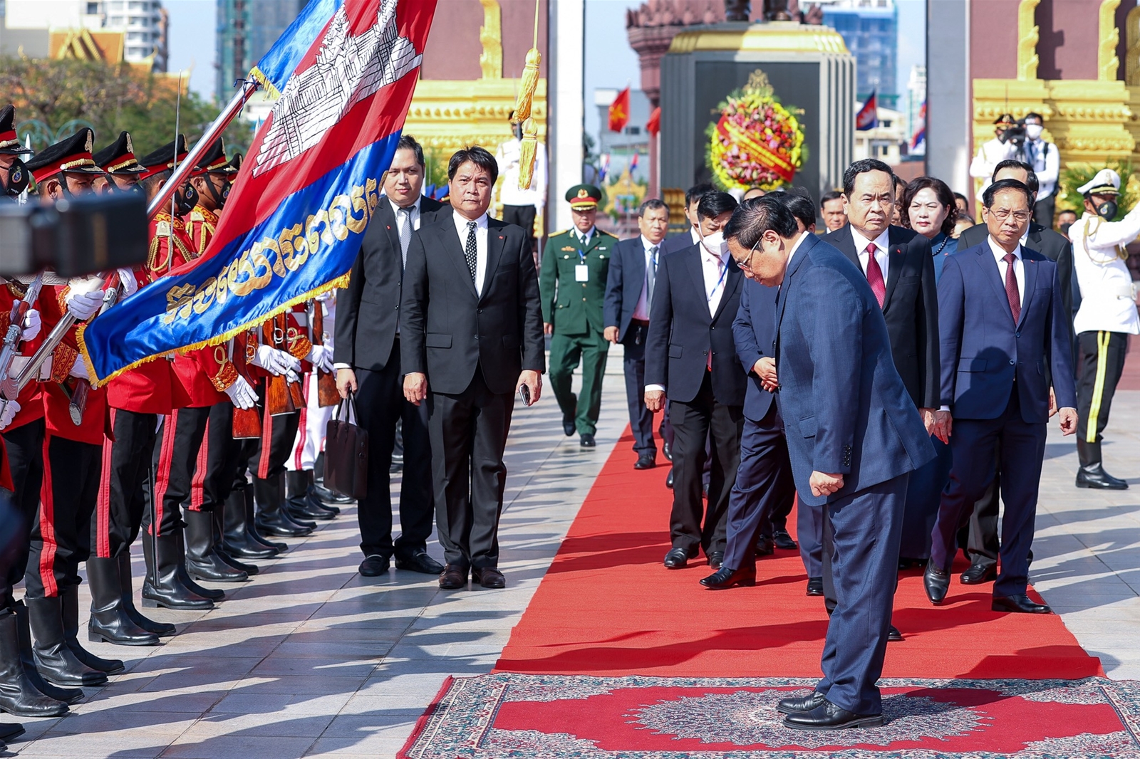 Hoạt động đầu tiên của Thủ tướng Phạm Minh Chính tại Phnom Penh