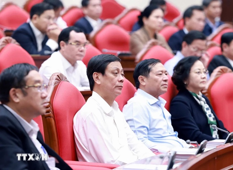 Tổng Bí thư: Các ủy viên Trung ương cần gương mẫu trong sắp xếp, tinh gọn bộ máy