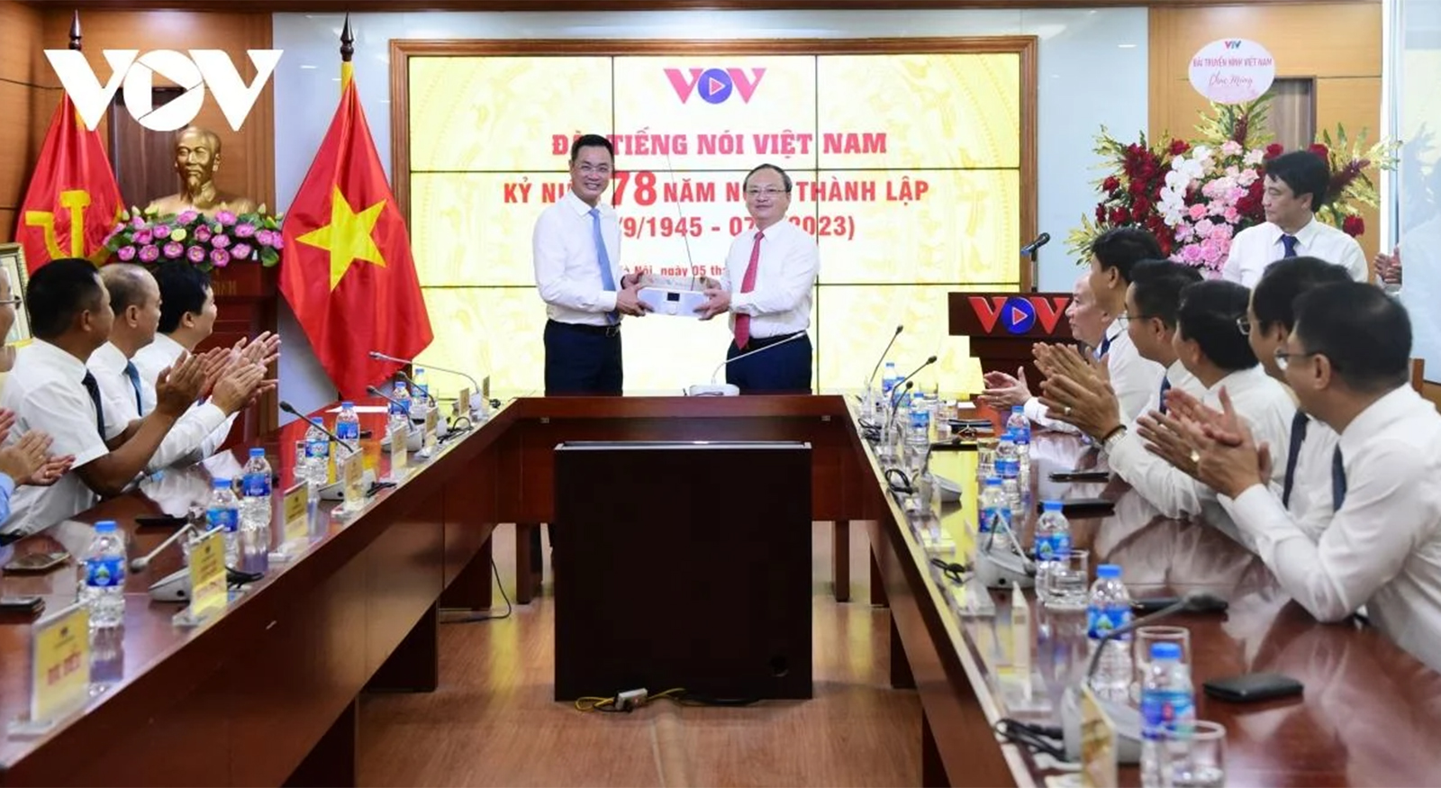 VOV và VTV tăng cường hợp tác, tuyên truyền giữa hai cơ quan báo chí chủ lực