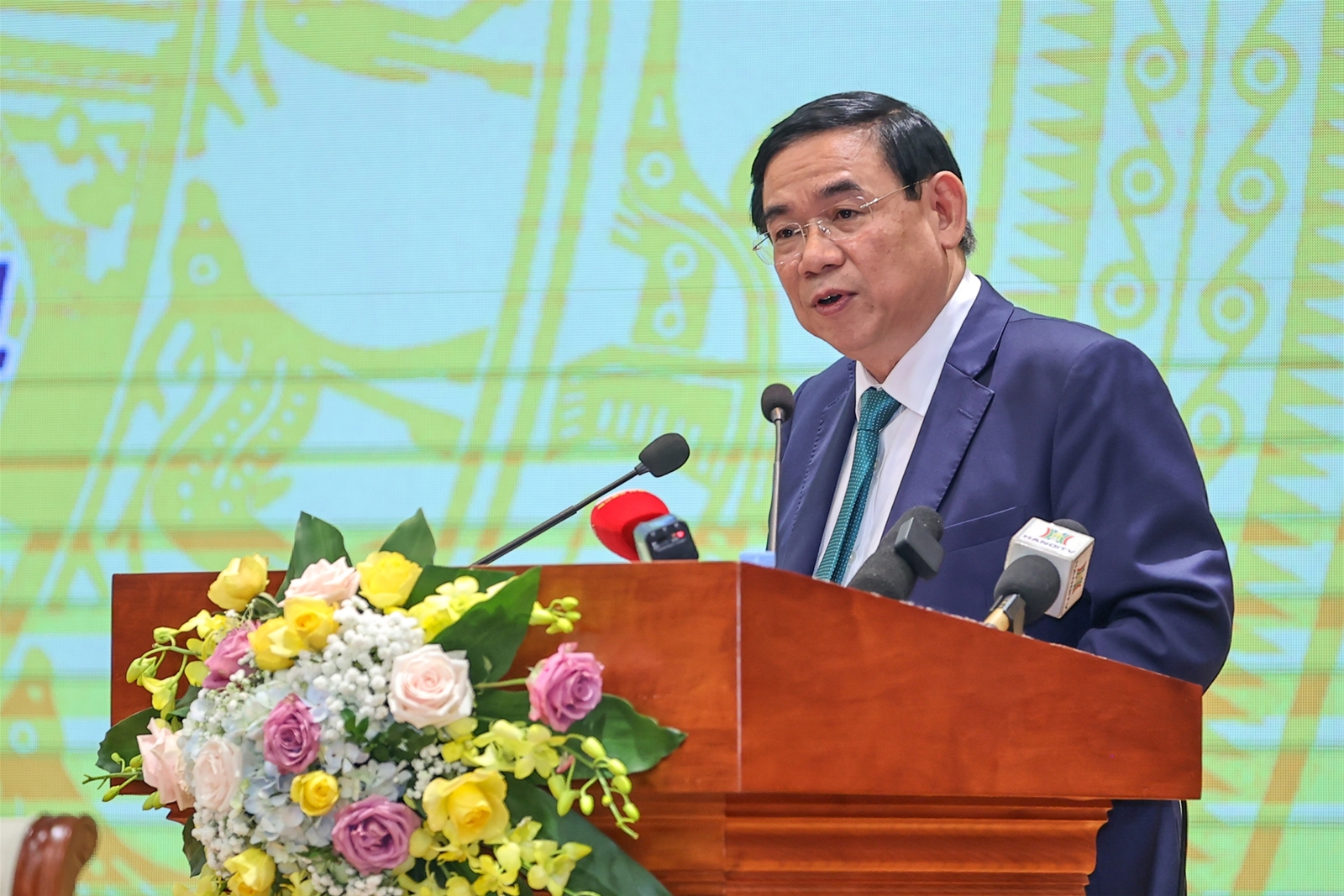 Thủ tướng: Không để bị động, bất ngờ về chính sách tiền tệ, không để người dân, doanh nghiệp thiếu vốn