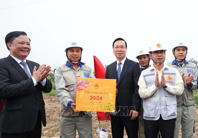 Chủ tịch nước khai bút đầu xuân tại Khu Lưu niệm Nguyễn Trãi- Ảnh 2.