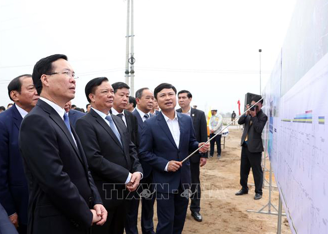 Chủ tịch nước khai bút đầu xuân tại Khu Lưu niệm Nguyễn Trãi- Ảnh 3.