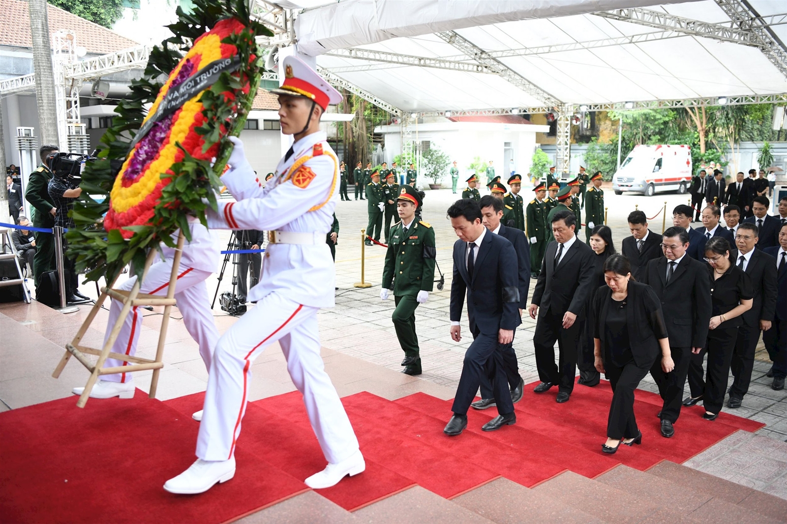 Đoàn Bộ Tài nguyên và Môi trường viếng Tổng Bí thư Nguyễn Phú Trọng