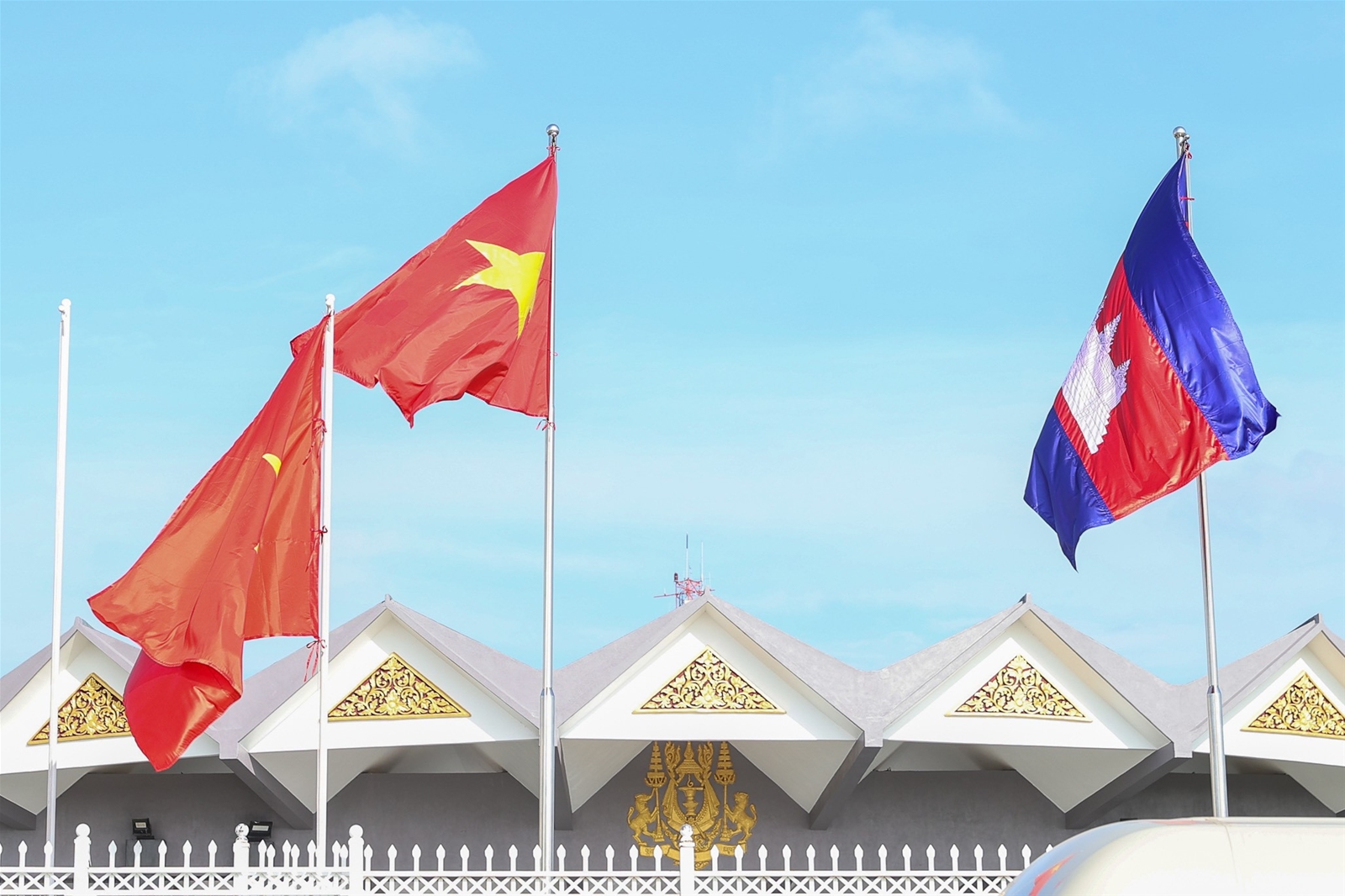 Hoạt động đầu tiên của Thủ tướng Phạm Minh Chính tại Phnom Penh