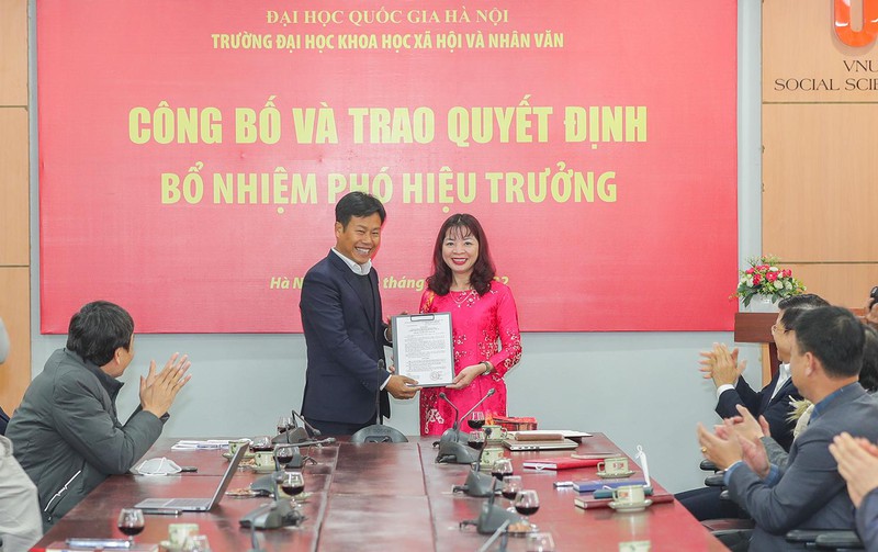 PGS.TS Đặng Thị Thu Hương trở thành tân Phó Hiệu trưởng Trường Đại học Khoa học Xã hội và Nhân văn