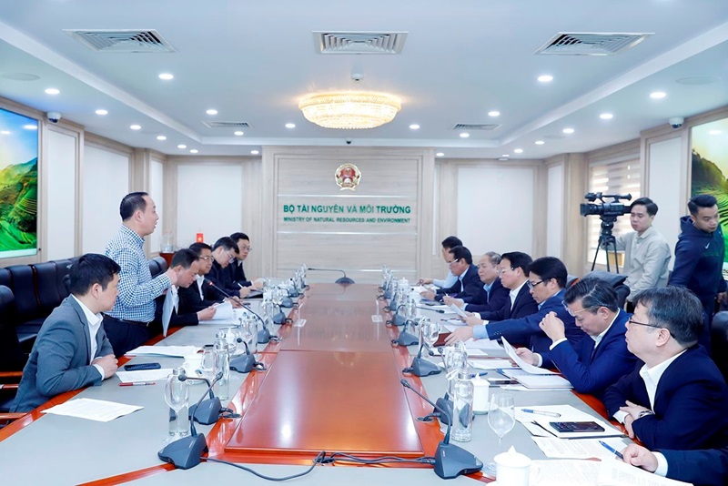 Tháo gỡ vướng mắc cho tỉnh Lâm Đồng trong lĩnh vực tài nguyên và môi trường