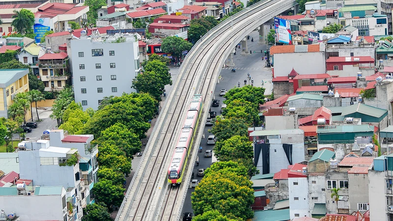 “Xanh hóa” phương tiện vận tải hành khách công cộng