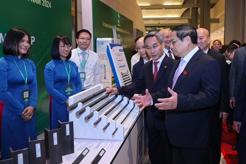 Thủ tướng: Tập trung tháo gỡ điểm nghẽn thể chế, kiên quyết, kiên trì, dứt khoát xóa bỏ cơ chế 'xin - cho', sách nhiễu