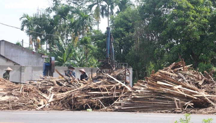 Quảng Nam: Khu dân cư bị 'tra tấn' bởi xưởng băm gỗ