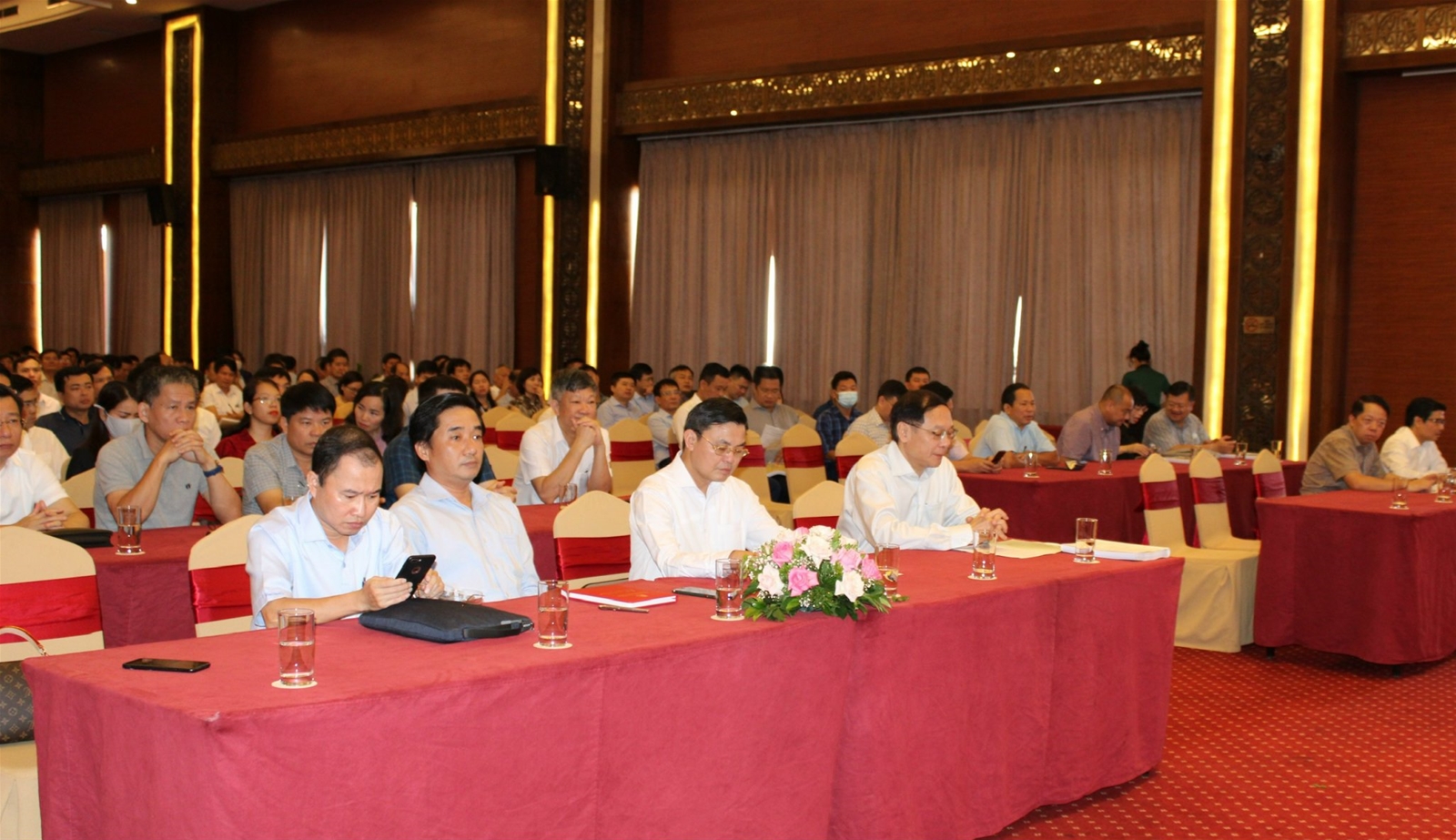 Nâng cao nghiệp vụ, năng lực lãnh đạo cho các cấp ủy Đảng