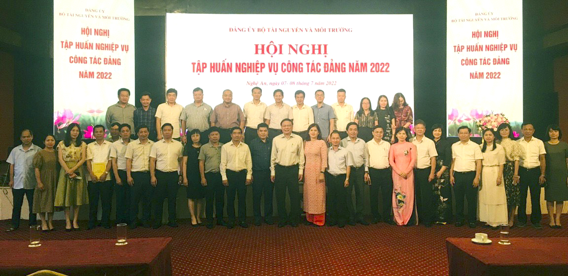 Nâng cao nghiệp vụ, năng lực lãnh đạo cho các cấp ủy Đảng