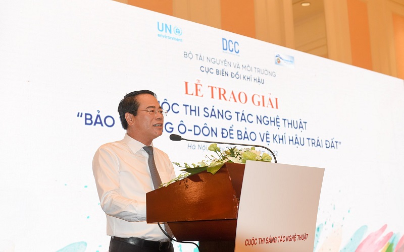 Trao giải và triển lãm trưng bày các tác phẩm đạt giải Cuộc thi sáng tác nghệ thuật Bảo vệ tầng ô-dôn để bảo vệ khí hậu Trái đất