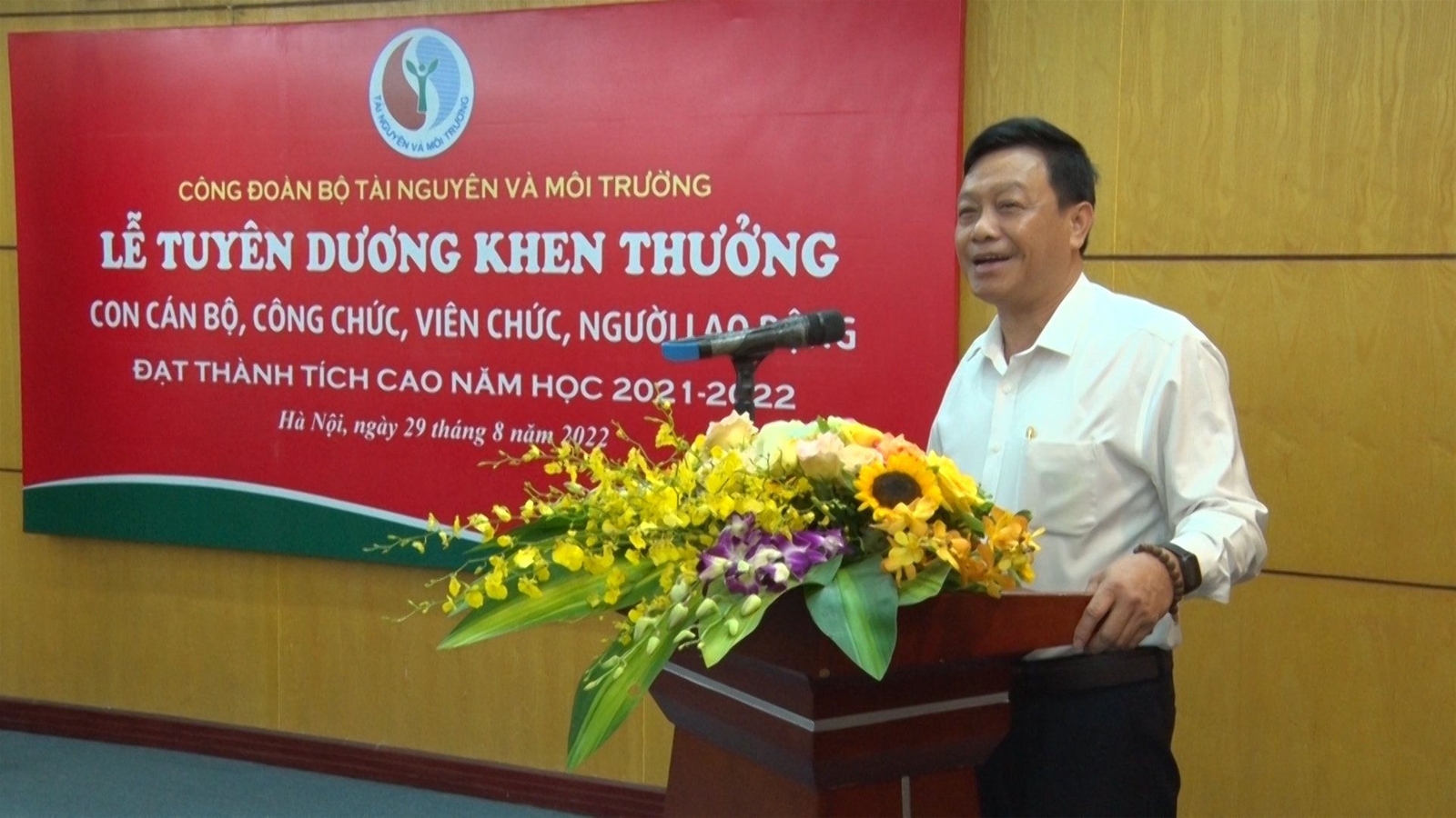 Tuyên dương các con cán bộ Bộ TN&MT đạt thành tích cao trong học tập