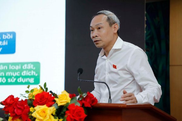 Tham vấn ý kiến Đại biểu Quốc hội về một số nội dung quan trọng trong dự án Luật Đất đai (sửa đổi)
