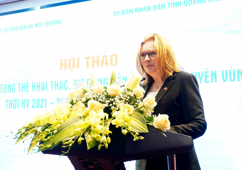 Sử dụng bền vững tài nguyên vùng bờ và không gian biển Việt Nam