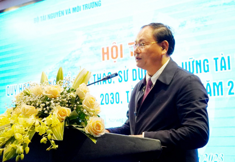 Sử dụng bền vững tài nguyên vùng bờ và không gian biển Việt Nam