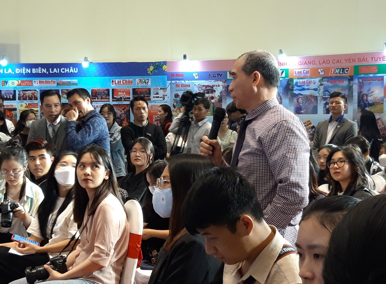 Cơ hội và thách thức của người làm báo trong thời kỳ mới